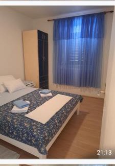 Cove Basina (Jelsa) Apartment | Marin