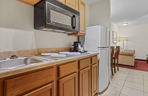 Chalmette Hotel | Marina Inn & Suites Chalmette - New Orleans