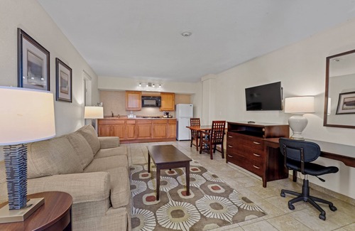 Chalmette Hotel | Marina Inn & Suites Chalmette - New Orleans