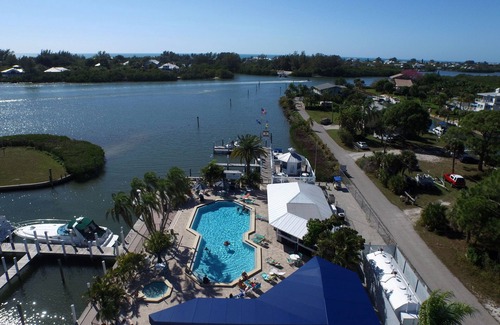 Englewood Villa | Marina One Bedroom Villa by RedAwning