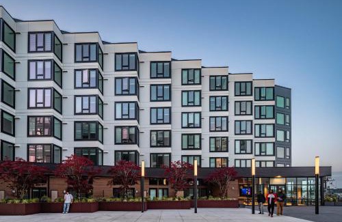 Bremerton Hotel | Marina Square Suites
