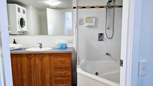 Urangan Apartment | Marina View