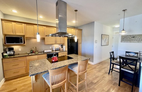 Ucluelet Condo | Marina View