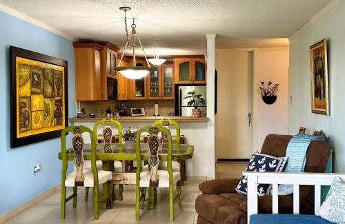 Sardinera Apartment | Marina View Condo 2 Bed - 2 Bath Sleeps 7