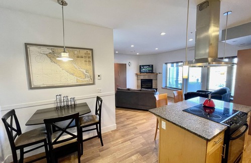 Ucluelet Condo | Marina View on the Harbour