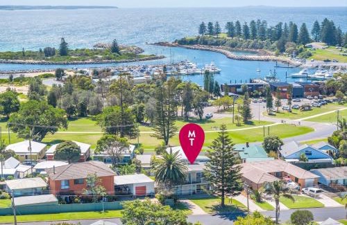 Bermagui House | Marina Views 51 Murrah Street