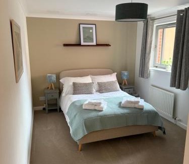 Dundee Apartment | Marine parade apartment with river view