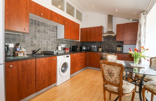 Porthmadog Cottage | Maritime Mews, 6 The Oakleys