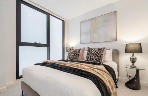 West Melbourne Apartment | Marker Modern Vintage Pad Near Factory Outlets