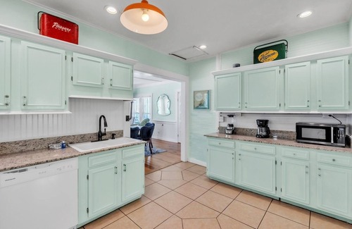 Bradenton Beach House | Marmalade Mermaid 3 Bedroom Home by RedAwning