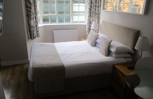Marple Hotel | Marple Hotel