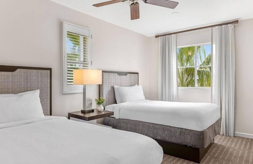 Williamsburg Resort | Marriott's Grande Vista ResortnShort drive to Disney World and Universal Studios