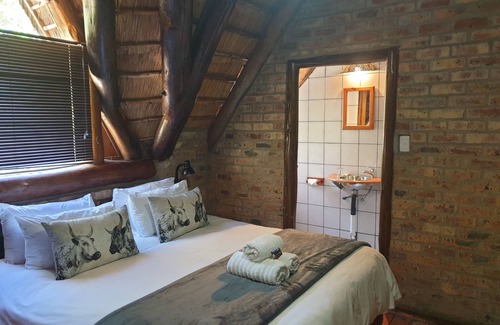 Kwambonambi Cabin | Marrob Lodge
