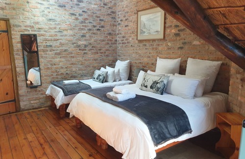 Kwambonambi Cabin | Marrob Lodge