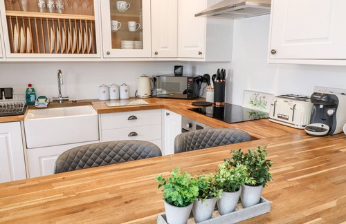 Torquay City Centre Cottage | Martingale