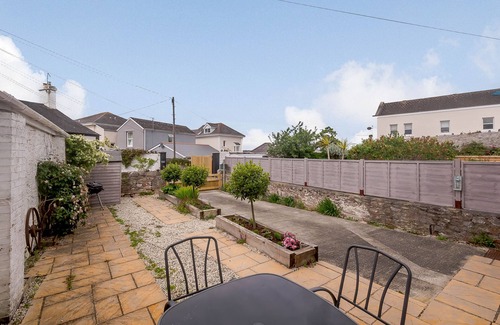Torquay City Centre Cottage | Martingale
