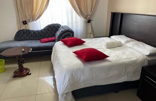 Emfuleni House | Martyrs Guest House