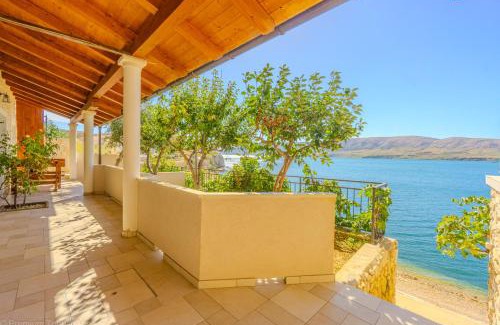 Zubovici Apartment | Marva Cliff Apartments