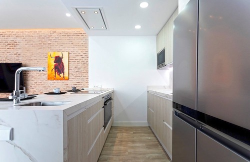 Triana Apartment | Marvelous 2-bedroom Apartment With Terrace in Triana. Castilla II