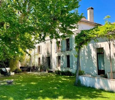 Cabannes Bed & Breakfast | Mas carita