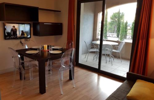 St.-Remy-de-Provence Apartment | Mas de Valrugues Holifrance