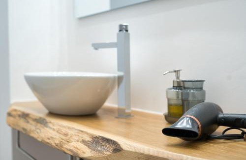 Lecco Apartment | Mascari Suites