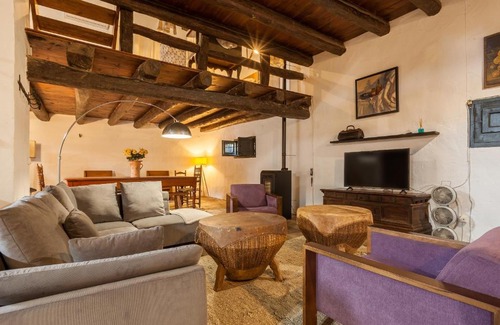 Vallbona d'Anoia Villa | Masia del siglo xvi