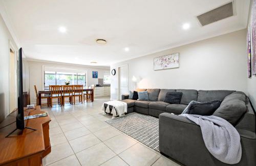 Dubbo Apartment | Mason's Lodge - Family Entertainer, Close to Mall