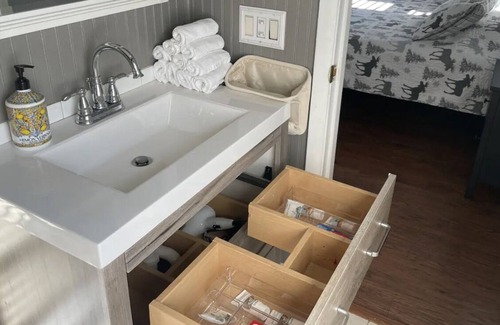 Massanutten Ski Chalet | Massanutten Resort Chalet w/ Private Porch & Pond