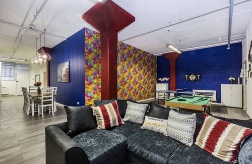 Hackney Wick Apartment | MASSIVE 3000SQ FT WAREHOUSE FLAT Amazing Apartment with Recreational.