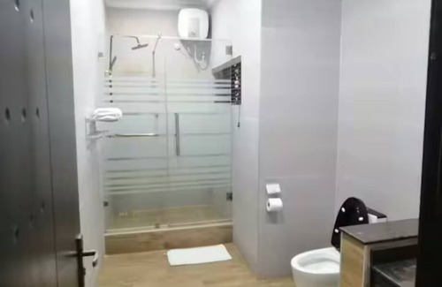 Lagos Cabin | Master 1bdrm Suite in a Mansion 24hrs Power & Wifi