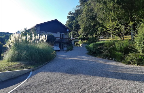 Le Grand-Lemps House | Master bedroom, swimming pool, panoramic view of the Alps