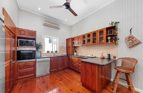 Cairns North House | Masterfully Restored Queenslander Near Esplanade
