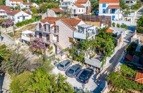 Cove Makarac (Milna) Apartment | Matanovi dvori