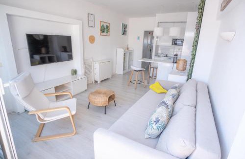 Costa de Caparica Apartment | Maui Surfer's House Sea view Caparica Beach House