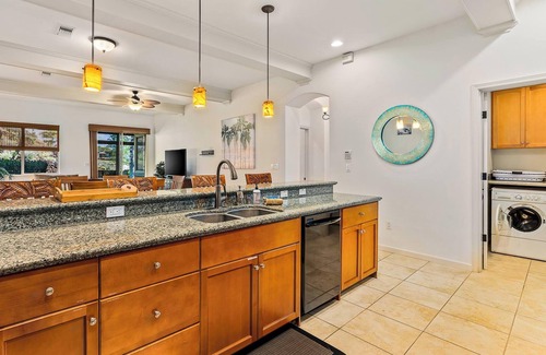Kamuela House | Mauna Lani Fairways Walk to the Beach!