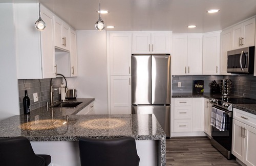 Coronado Condo | Maven's Haven - newly renovated, steps from Hotel Del, pacific ocean and beaches