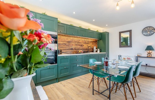 Barnstaple House | Mavis Cottage - Swanmoor Grange