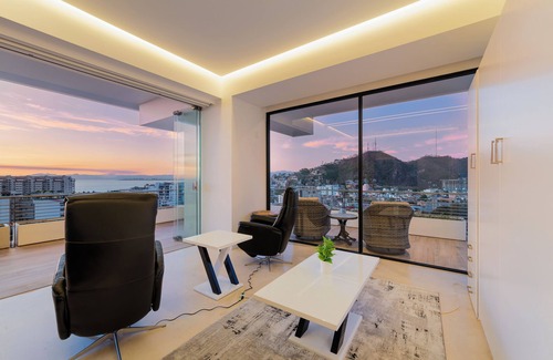 Alta Vista Apartment | Maxwell Collection Romantic Zone