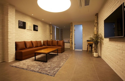 Yeoju Hotel | May AVE