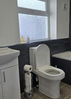 Sunderland House | May St Drive - Huge Disct-Free Wifi nd Parking