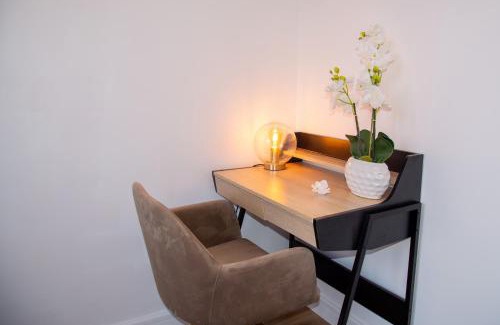 Old Town Apartment | Maya's Flats & Resorts 61 - Love Bridge