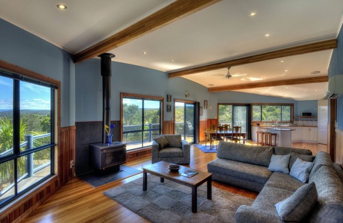 Coles Bay House | Mayakitana
