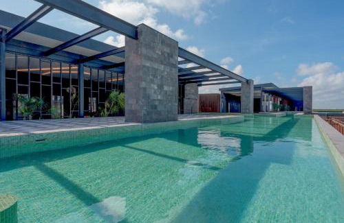 Playa Paraiso Apartment | Mayan Breeze A-204