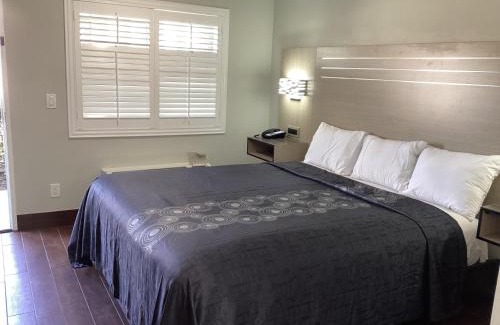 Ontario Hotel | Mayfair Inn Onratio Airport & Convention Center