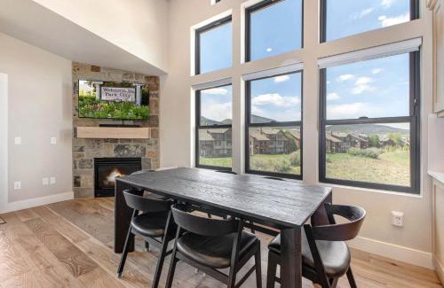 Park City Apartment | Mayflower Lakeside 1114-302 by Moose Management