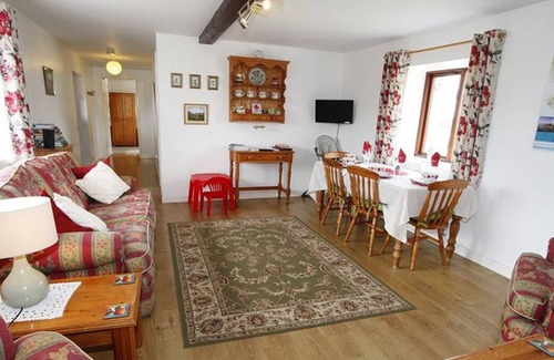 Cowbridge House | Maytree Cottage in Vale Of Glamorgan