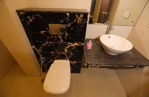 Paharganj Bed & Breakfast | Mayur Assam Hotel