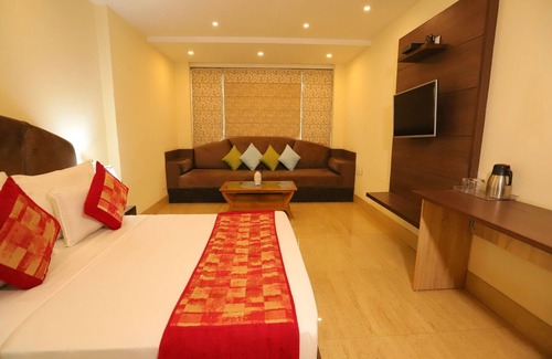 Paharganj Bed & Breakfast | Mayur Assam Hotel