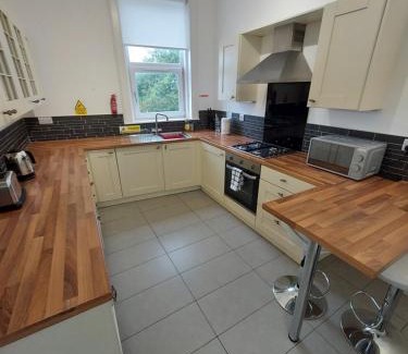 Ayr House | Maze Serviced Apartment